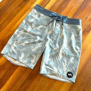 Men’s RVCA Floral Boardshorts